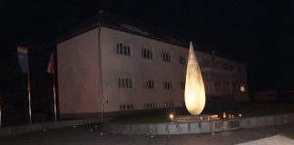 Iz Grada Gline pozivaju na paljenje svijeća povodom 25. obljetnice stradanja Vukovara