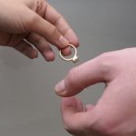 prsten zaruke vjenčanje policija rastava brak