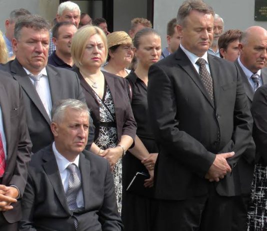 VIDEO – Otkrivanje spomen obilježja masovne grobnice u Velikoj Solini