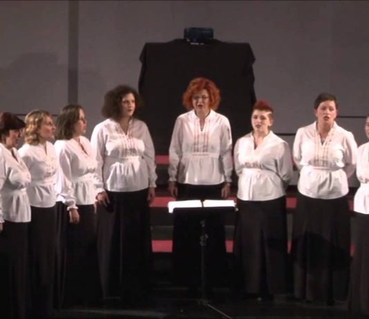 Provedite čaroban Dan žena uz Ženski vokalni ansambl Petrus