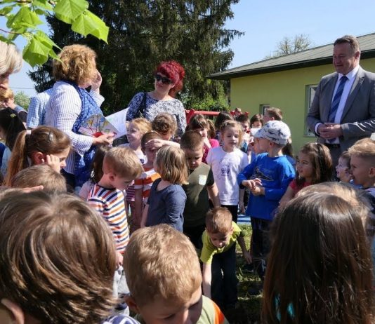 Maleni Bubamarci povodom Dana planeta Zemlje zasadila stabla