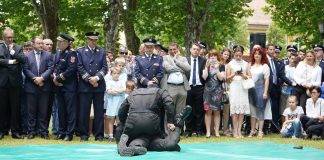 “Policija danas u službi građana” u glinskom gradskom parku