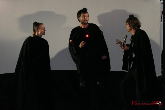 42219625_269075430387465_539197482899341312_o