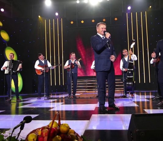 “Lijepom našom” i u našem gradu