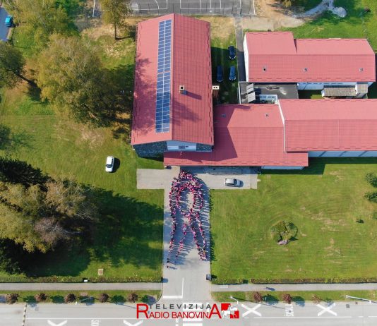 Ružičasta boja preplavila grad