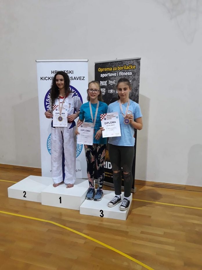 59758283_1276910115791153_1629228533010137088_n