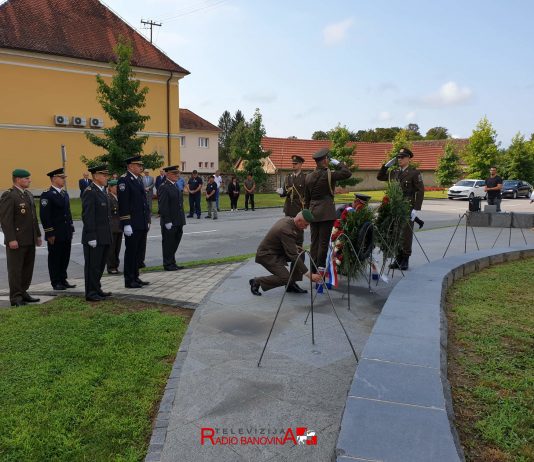 FOTO Uoči Dana grada Gline – polaganje vijenaca i svečana sjednica Gradskog vijeća