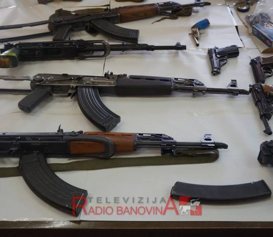 Policija kod 64-godišnjaka pronašla arsenal oružja