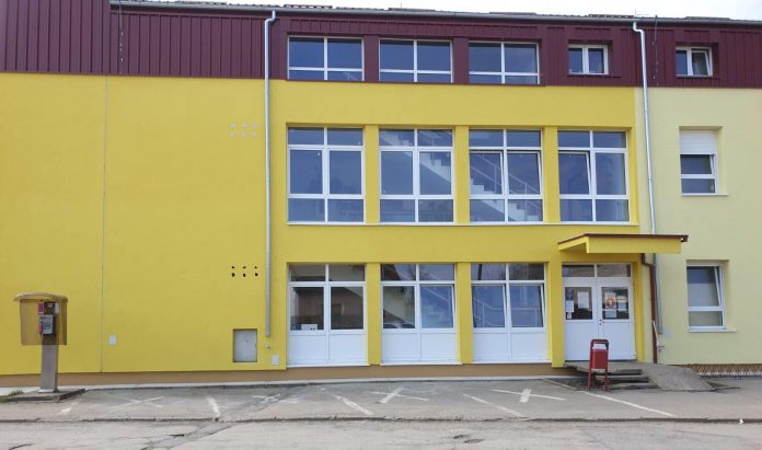 dom zdravlja glina