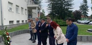 Cvijeće i svijeće za Dan državnosti