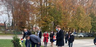 Cvijeće i svijeće povodom blagdana Svih Svetih