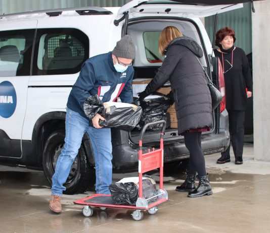 INA donirala glinskoj osnovnoj školi 15 računala