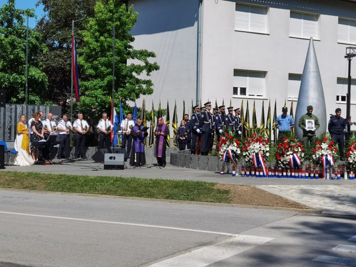 290709762_1049933428968324_8886097514756881948_n