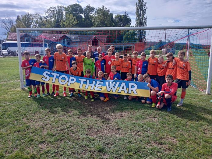 Mlađi pioniri zajedno