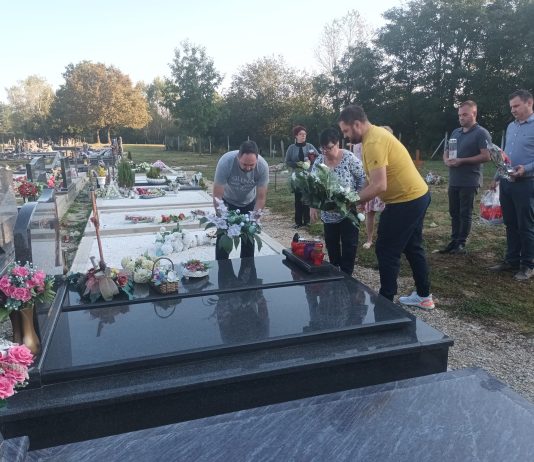 “Željko živi u našim srcima”: Glinjani se okupili kako bi odali počast sportskom heroju