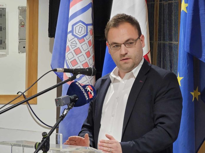 377231840_713000223783800_5789283163719366308_n