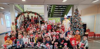 Sv. Nikola jutros obišao dječicu vrtića i škola u Glini