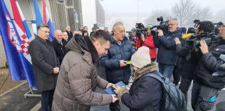 U Glini dovršene četiri višestambene zgrade, zgrada Doma zdravlja te Banovi dvori