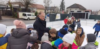 S današnjim danom zatvara se besplatno klizalište u Glini, no tradicija je to koja se ne prekida