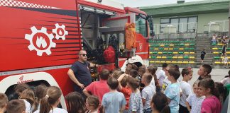 Djelatnici DVD-a Glina podučili osnovnoškolce o poslu vatrogasaca