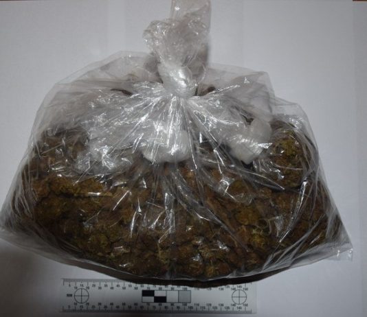 Pretresom pronađeni droga i nedozvoljeno oružje!