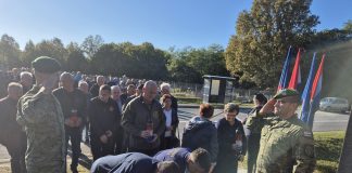 Svečano odavanje počasti hrvatskim braniteljima prilikom 33. obljetnice progona hrvatskog stanovništva s područja Grada Gline