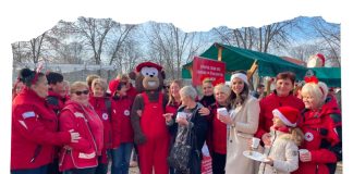 FOTO Vrijedni članovi Gradskog društva Crvenog križa Glina uveseljavali i educirali građane na Adventu