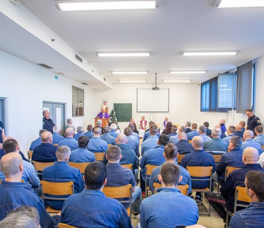 Biskup predvodio misno slavlje za djelatnike i zatvorenike Kaznionice u Glini