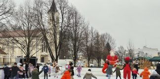 Otvoreno besplatno klizalište u Glini!