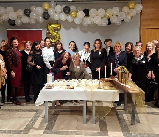 VIDEO Donacijski koncert za onkološke pacijentice u Glini