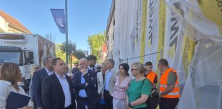 Bačić u Glini: Obnova ulazi u završnu fazu, prioritet su rješavanje centra i povijesne jezgre