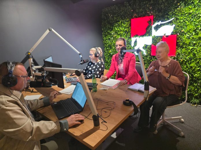 f5eb3cdd-2601-4613-a6fc-9a4e564eb9e8