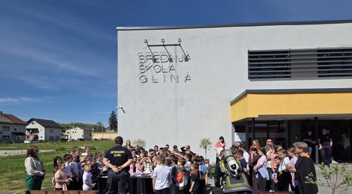 Svečano obilježen blagdan svetog Florijana u Glini: Vatrogasci demonstrirali spremnost i opremu 1