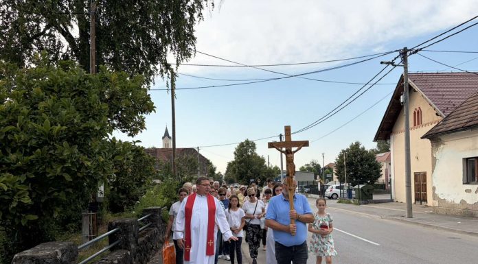 Glinski vjernici obnovili tradiciju proslave svetih Petra i Pavla na mjestu nekadašnje kapele