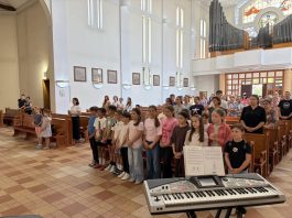 Misa zahvalnica za kraj školske godine okupila učenike, roditelje i djelatnike OŠ Glina