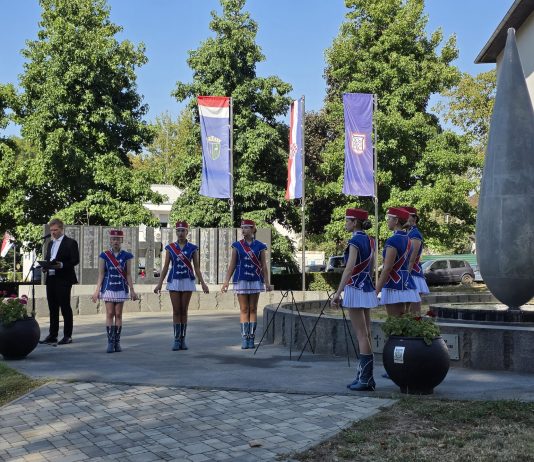 Svečano obilježen Dan grada Gline: Odana počast braniteljima i civilnim žrtvama rata 1