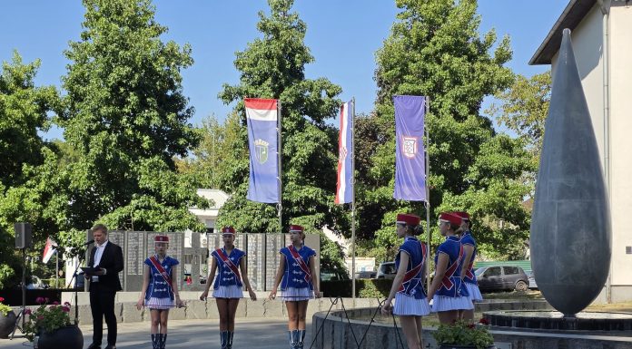Svečano obilježen Dan grada Gline: Odana počast braniteljima i civilnim žrtvama rata 1