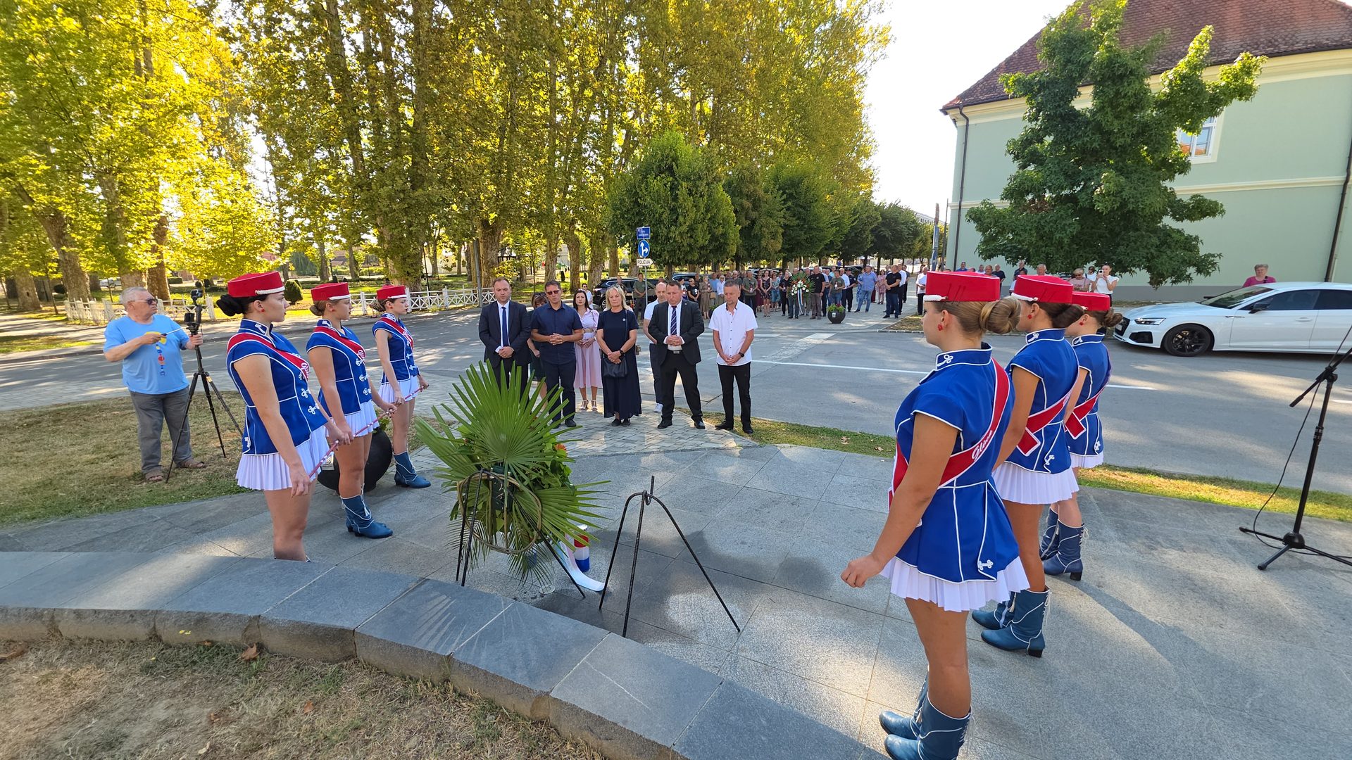 Svečano obilježen Dan grada Gline: Odana počast braniteljima i civilnim žrtvama rata 3